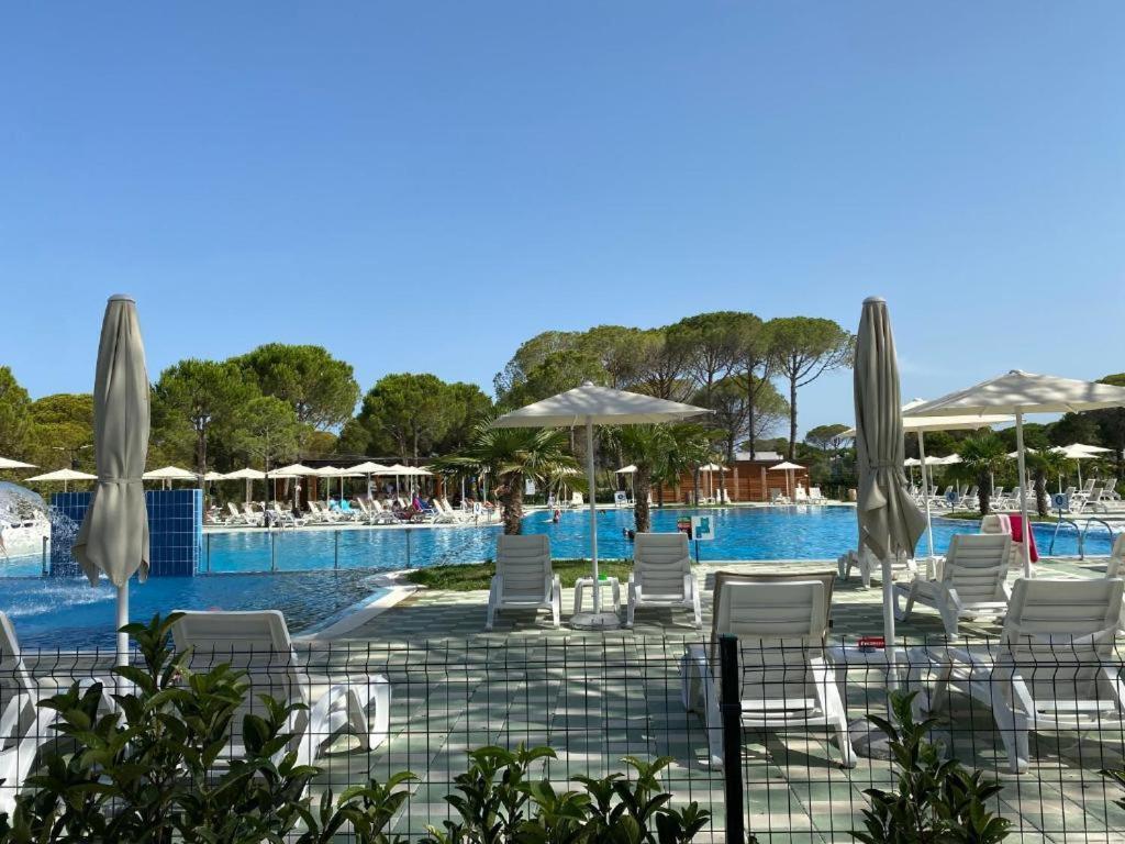 Grandstay Villa Perla Resort Durres Exterior photo