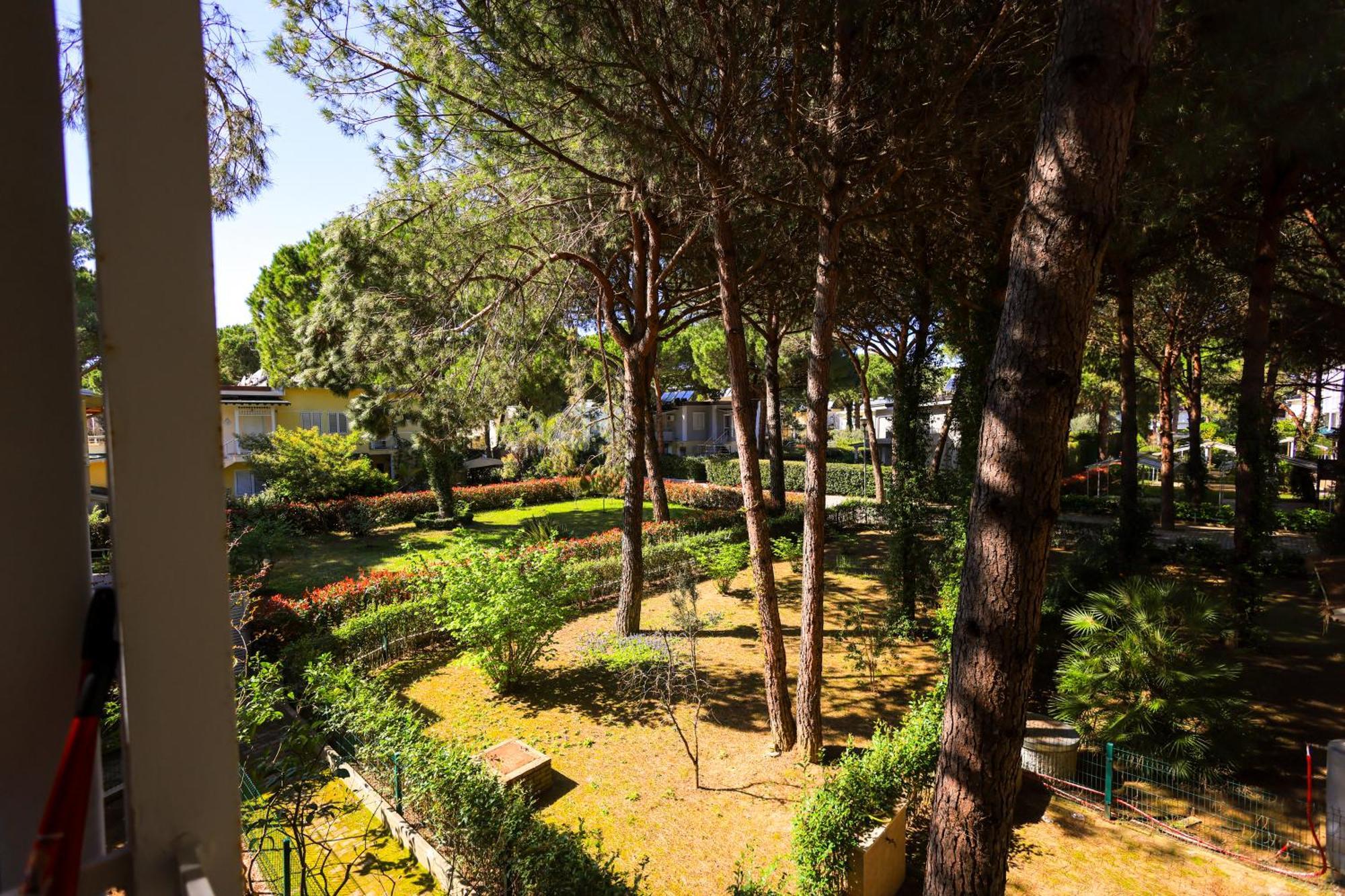 Grandstay Villa Perla Resort Durres Exterior photo
