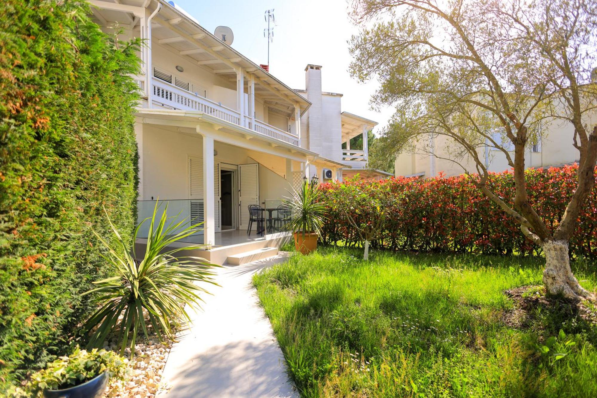 Grandstay Villa Perla Resort Durres Exterior photo