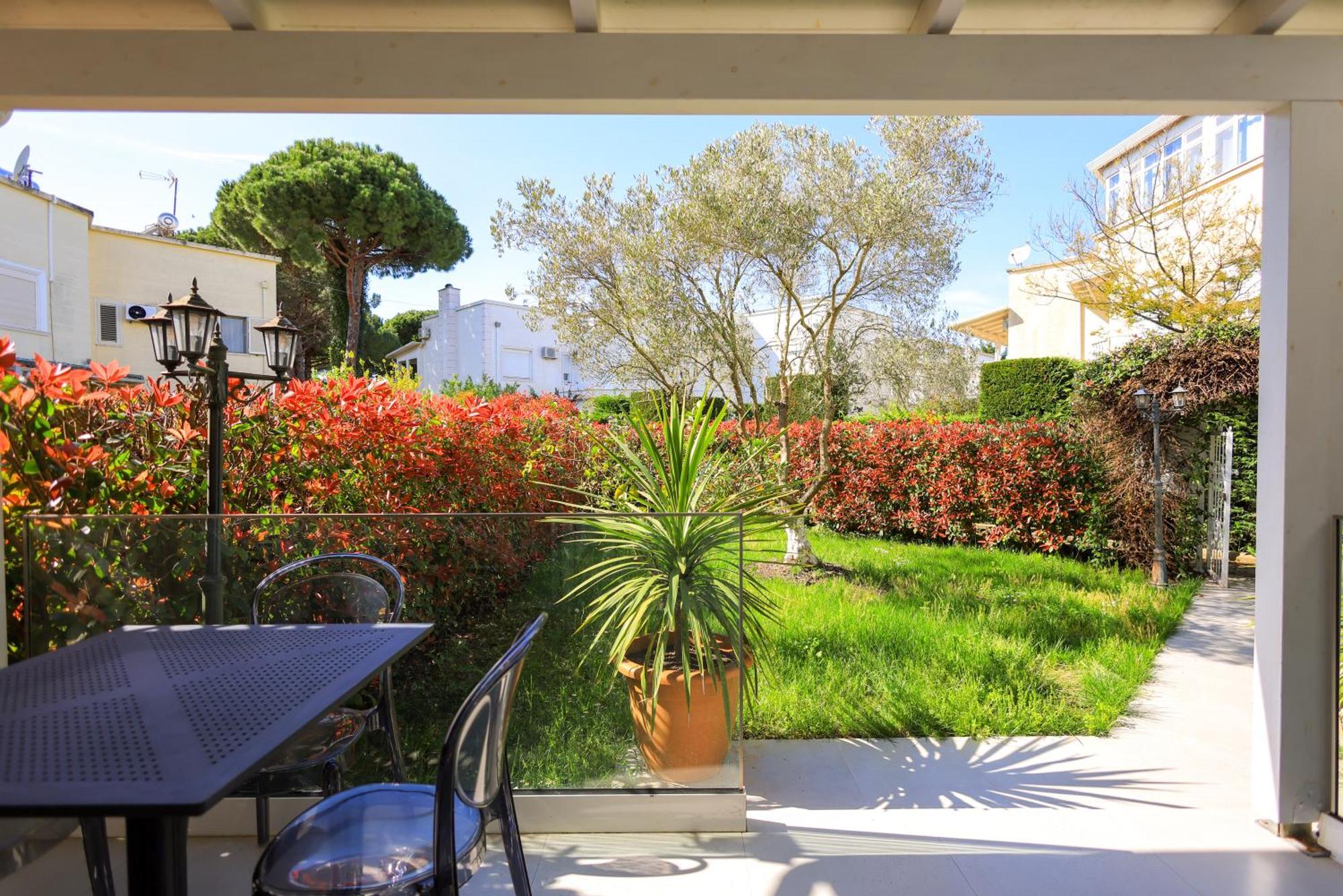 Grandstay Villa Perla Resort Durres Exterior photo